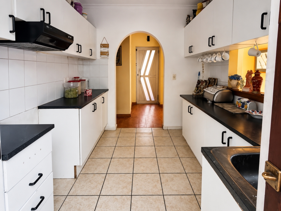 4 Bedroom Property for Sale in Clairewood Western Cape